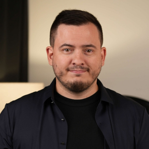 Александр Петров